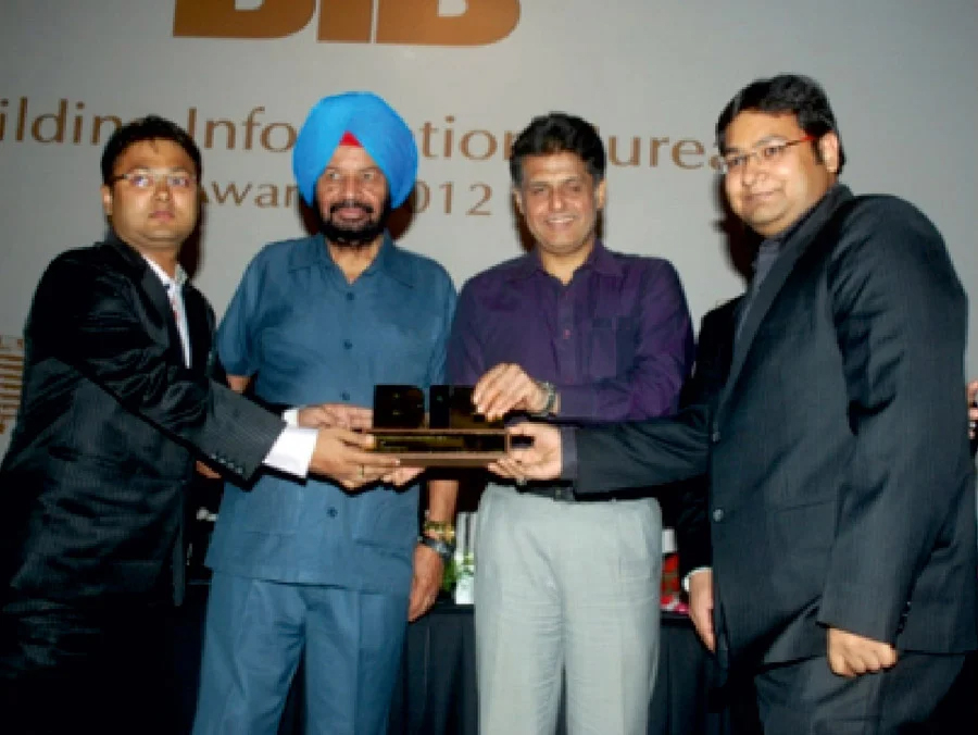 Shri Vijay Krishna Modi & Shri Atul Krishna Modi Received Building Industry
                                 Leadership Award